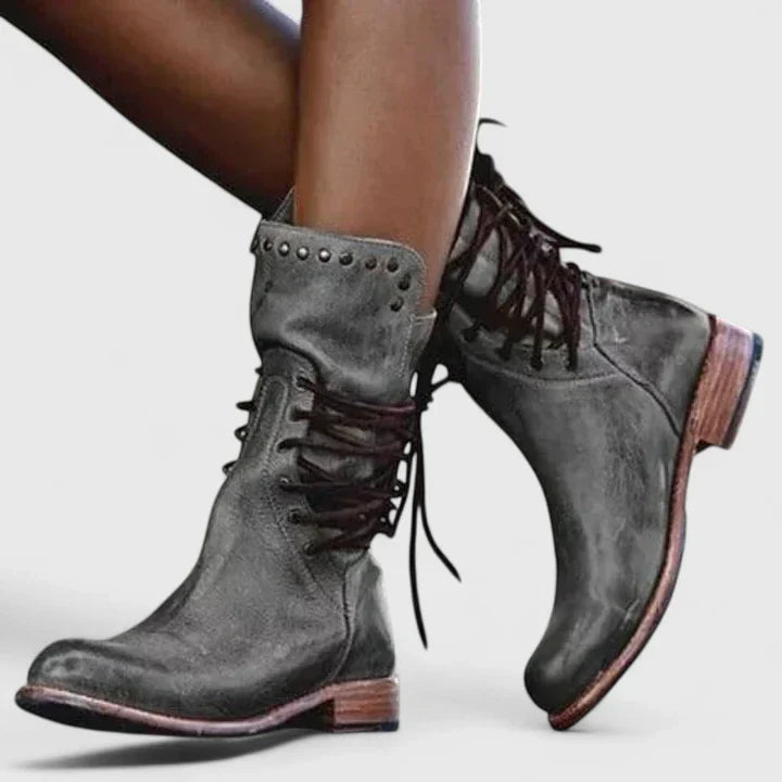 EVELINDRA – ELEGANT BOOTS WITH TIMELESS STYLE
