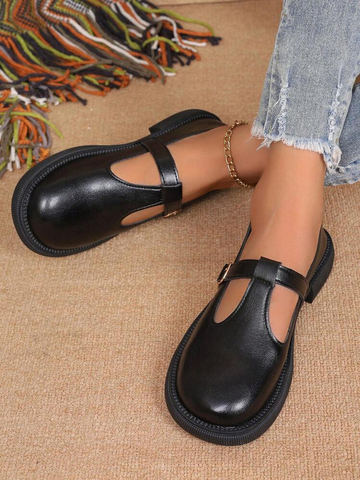 Women's Leather Wide Fit Mary Janes – Detail View