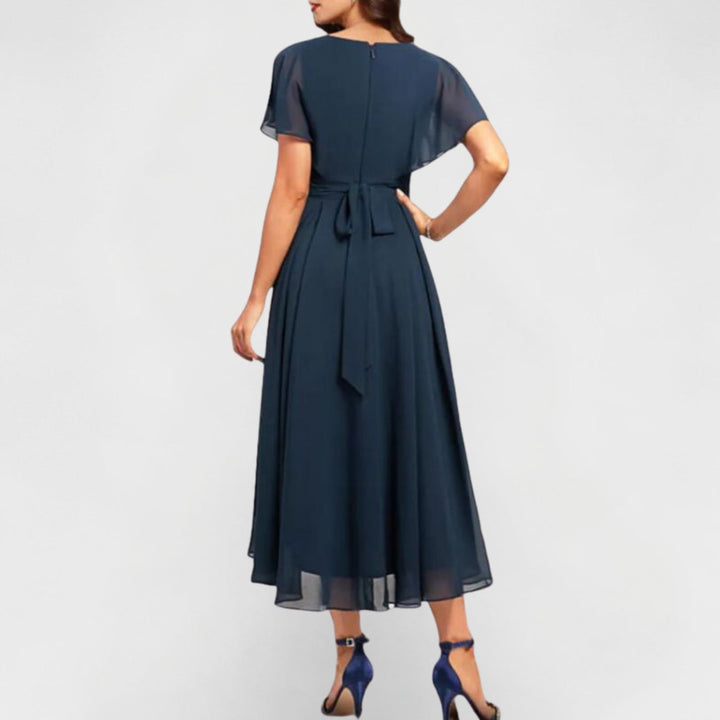 EVELYNRA – Flowing V-Neck Maxi Dress