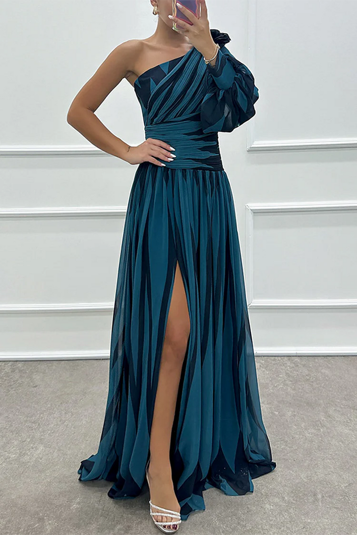 Stella - Elegant Striped One-Shoulder Maxi Dress
