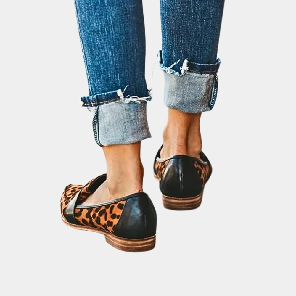 Serenithra – Classic Round Toe Loafers