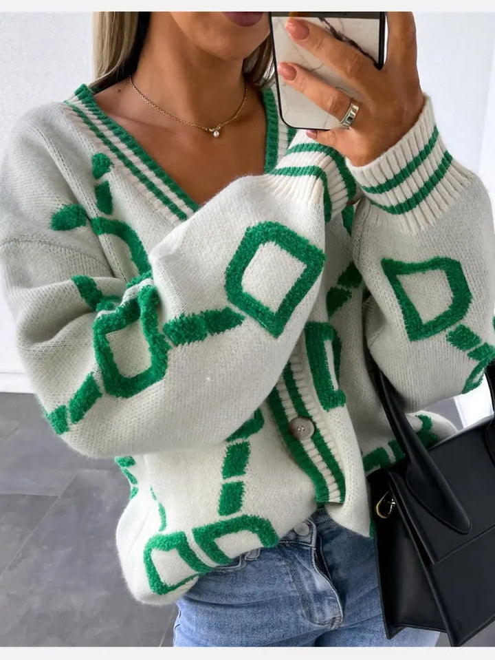 BROOKLYN | WOMEN'S V NECK SWEATER BUTTON DOWN KNIT 6