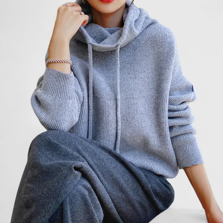 EVORA – COMFORTABLE HOODIE