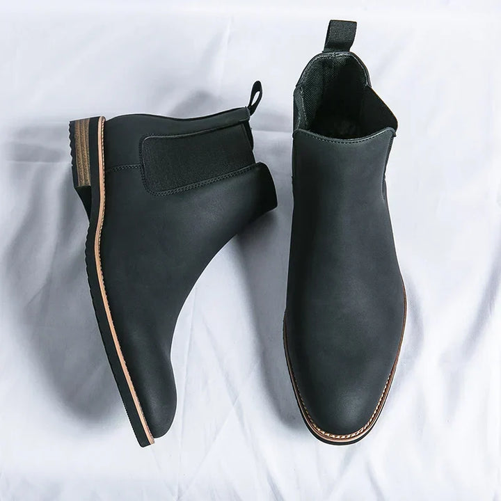 FINNIAN - MINIMALIST LEATHER CHELSEA BOOTS 1