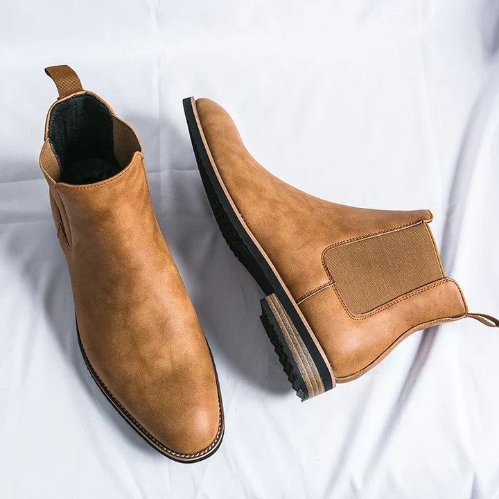 FINNIAN - MINIMALIST LEATHER CHELSEA BOOTS 2