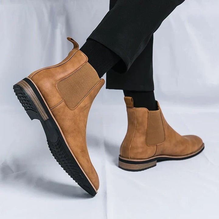FINNIAN - MINIMALIST LEATHER CHELSEA BOOTS 5
