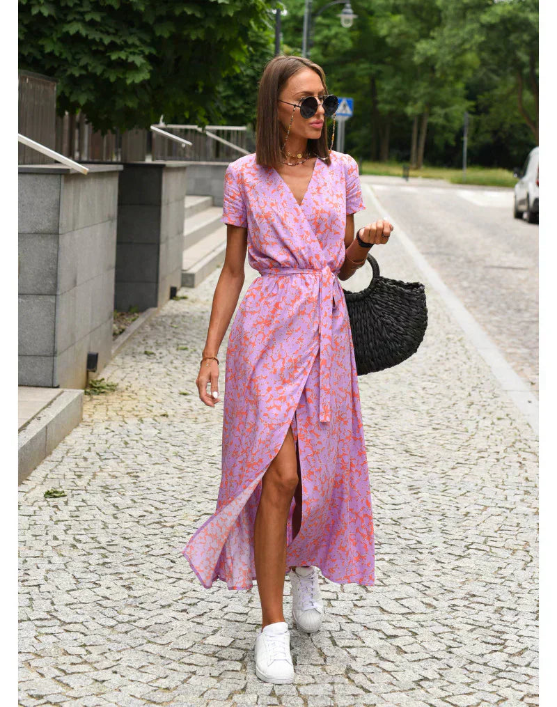 Suzanne – Elegant dress with V-neck