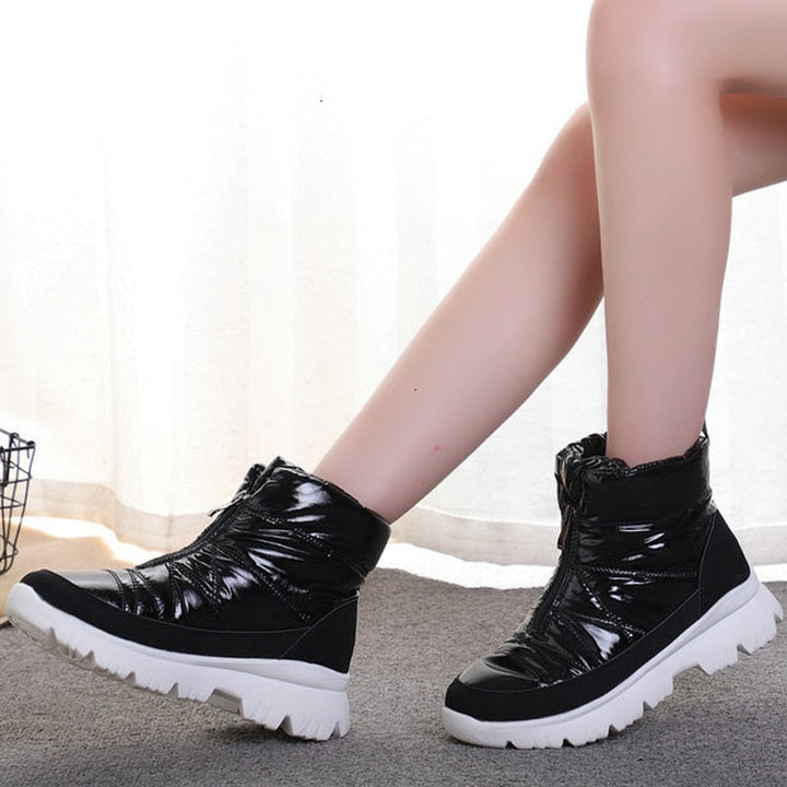 Women's Puffer Zip Up Snow Boots – Detail View