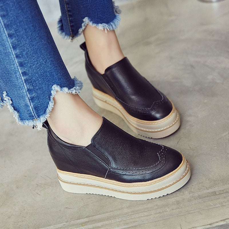 Women's Faux Leather Platform Loafers – Detail View