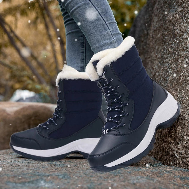 Women's Fur Lined Lace Up Snow Boots – Detail View